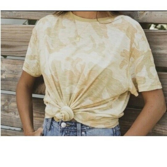 Free People Womens Shirt Short Sleeve Camo-Print Cropped Tee Top Green M,$78 NWT - Picture 1 of 4